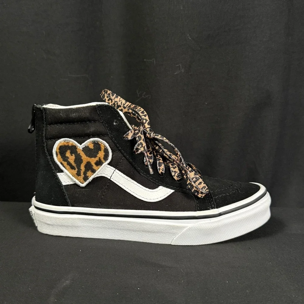 Vans Sk8-Hi Leopard Heart High Top Zip Sneakers Suede Black Youth 1.5 721356